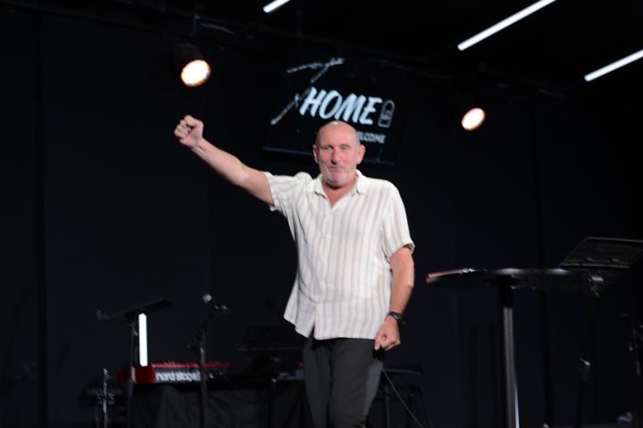 andyhmessage's tweet image. Precious time preaching twice at The Barn Church in Johannesburg this morning, and ready to do it all again at 5pm tonight.