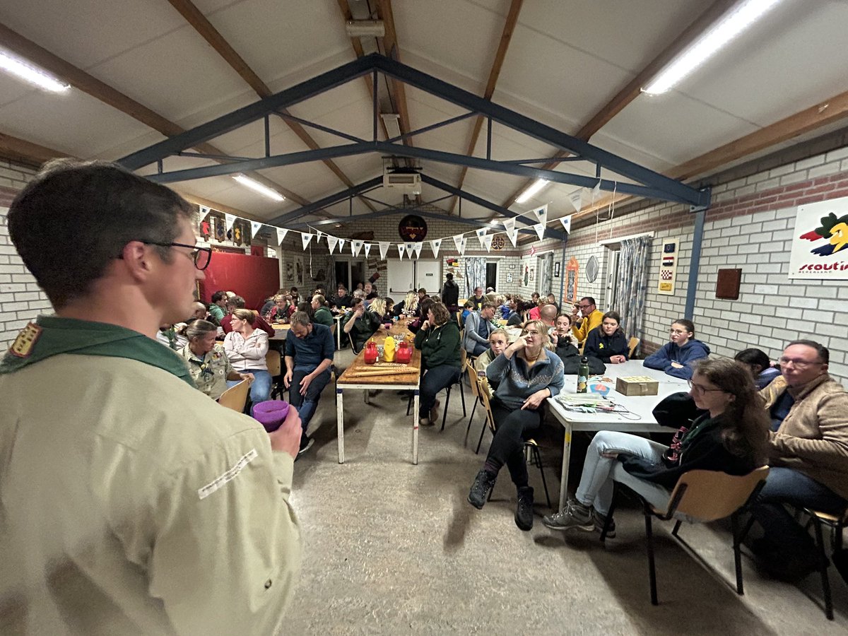 ScoutingFLG's tweet photo. GOH3: Op het eindpunt bij scouting Mierlo lekker knutselen, spelletjes doen, chinees/patat eten, bijkletsen, de jubilea in het zonnetje zetten en daarna de prijsuitreiking in de 3 wandelcategorieën. https://t.co/bFkCFG899g