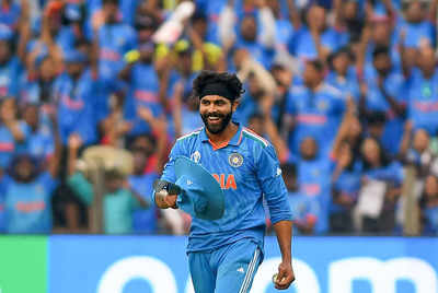 ApnaEquity's tweet photo. @RavindraJadeja sizzles under the lights to garner a splendid five-wicket haul.
He's been terrific with the ball for #TeamIndia , Ravindra jadeja is very dengerous to picked on a turning surface .
#5Wicket haul for jaddu . https://t.co/pMZNZKETV1