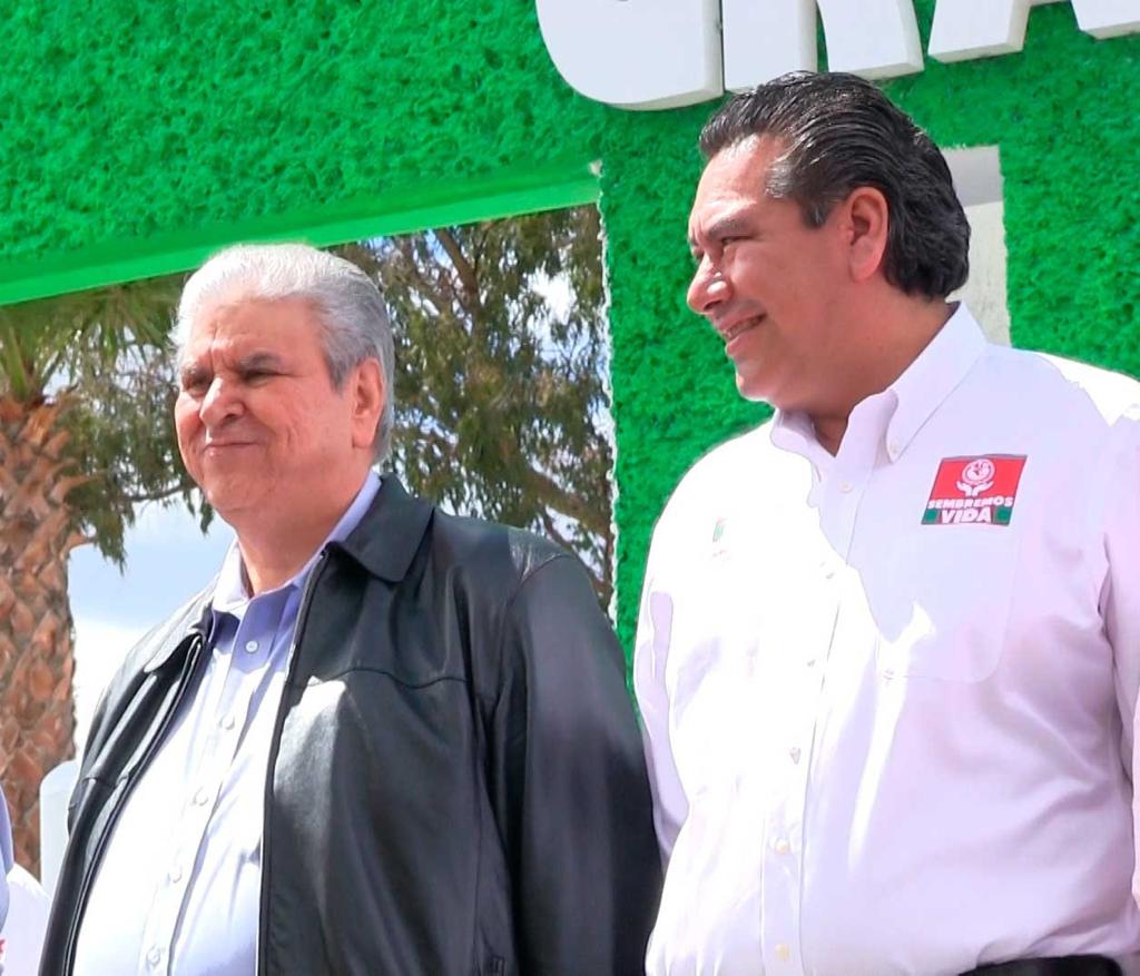FELÍZ CUMPLEAÑOS DON CARLOS ACEVES DEL OLMO UN  CORDIAL SALUDO Y DESEANDOLE K EN ESTE DIA TAN ESPECIAL DIOS LO COLME  DE FUERZA   SALUD Y DE BENDICIONES PARA SEGUIR AL FRENTE DE ESTA CENTRAL OBRERA COMO LO ES LA CTM