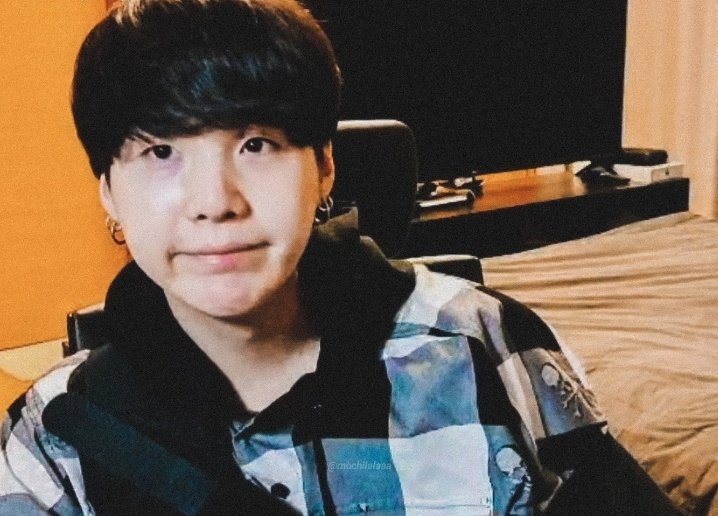 Yoongi, çeşitli tedavilerin ağrılı performansını engelleyememesi sonucu bir süre sahnelere veda etmek zorunda kaldığı omuz ameliyatını 3 yıl önce bugün başarıyla geçirdi ve taburcu oldu 🥺🐱💜🍯✨