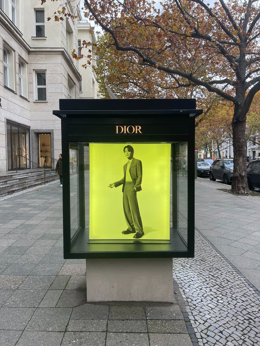 JiminGlobal's tweet photo. Jimin’s Dior Men’s Spring 2024 campaign advertisements located at Kurfürstendamm in Berlin, Germany! 😍 

Wow! These are so lovely! 🥰

DIOR GLOBAL AMBASSADOR JIMIN 
#JIMINxDIOR #DiorSpring24 https://t.co/qCvixzTGSN