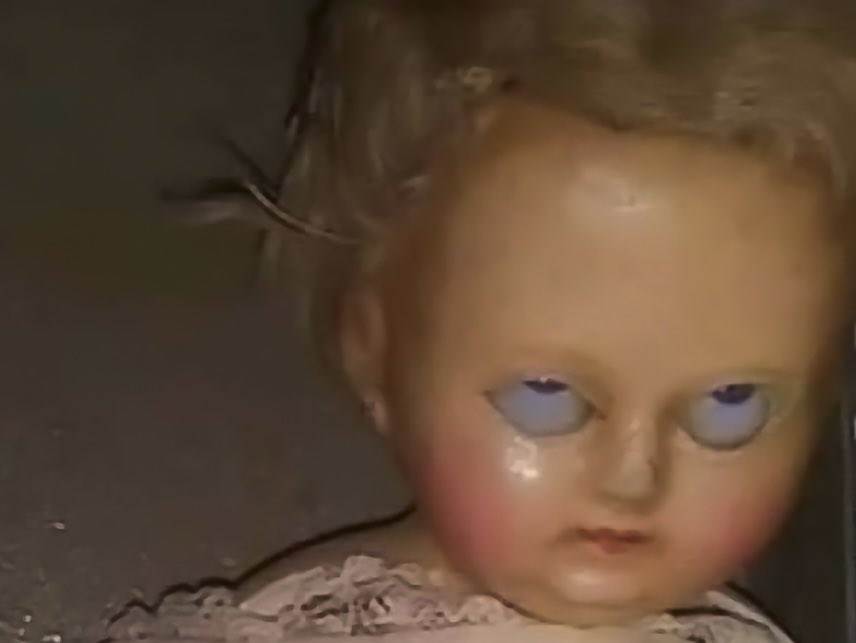 Droghiere's tweet photo. *quando hai sonno ma devi resistere fino alla fine dell’episodio* https://t.co/npLN4VnzDN