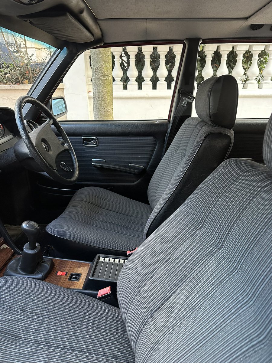 MotoManTV's tweet image. About as close to the brown, diesel, manual wagon #carnerd nirvana as one can possibly get . . . 
✅ Wagon
✅ Manual
✅ Factory sunroof
✅ Cloth sorta patterned seats.
I would totally rock this as a daily in LA! Looks lovely in the #london sun

#mercedes
#mercedesbenz