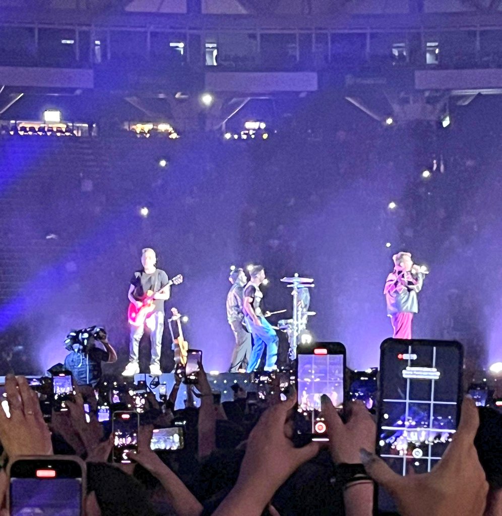 AlbanoFelicitas's tweet image. La última noche mágica #4N 
Como si 7 años de impasse no hubieran pasado ✨️