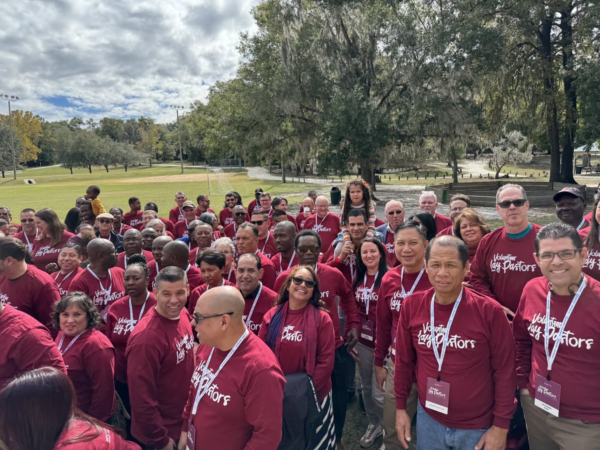 castrowal's tweet photo. Volunteer lay pastors, once again, all together getting inspired by the NAD. @josehcortesjr @NADadventist https://t.co/mwV5fqPaGZ