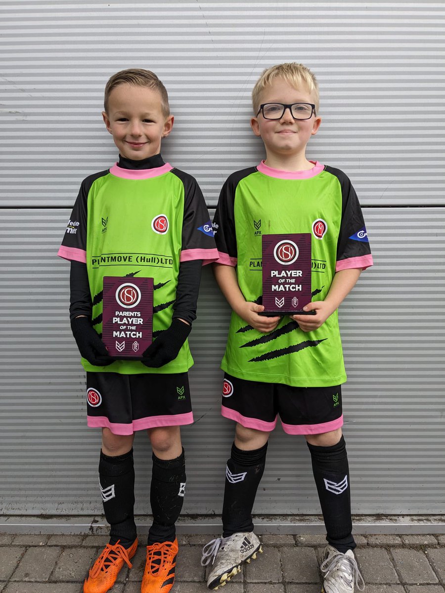 Well done to todays award winners playing in their new @APXSports away kit! 😎 U8 Player of the match - Isaac U8 Parents player of the match - Harry Well done lads! 👏 🏆 @Awards_FC_ #grassrootsfootball #playerofthematch #fun #Hull