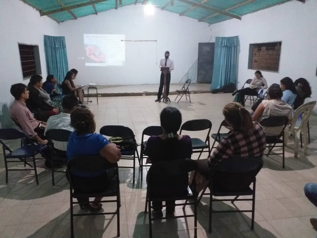mivenoriental's tweet photo. El día 04 de noviembre se realizó una vigilia juvenil del Distrito I de la Zona II en la iglesia de Caño Salado, en la ciudad de Barcelona.🙏🏻

El tema durante la vigilia fueron las 28 Creencias Fundamentales de la Iglesia Adventista del Séptimo Día.⛪ 

#PasiónMIVENOR https://t.co/89jfR9Gsaq