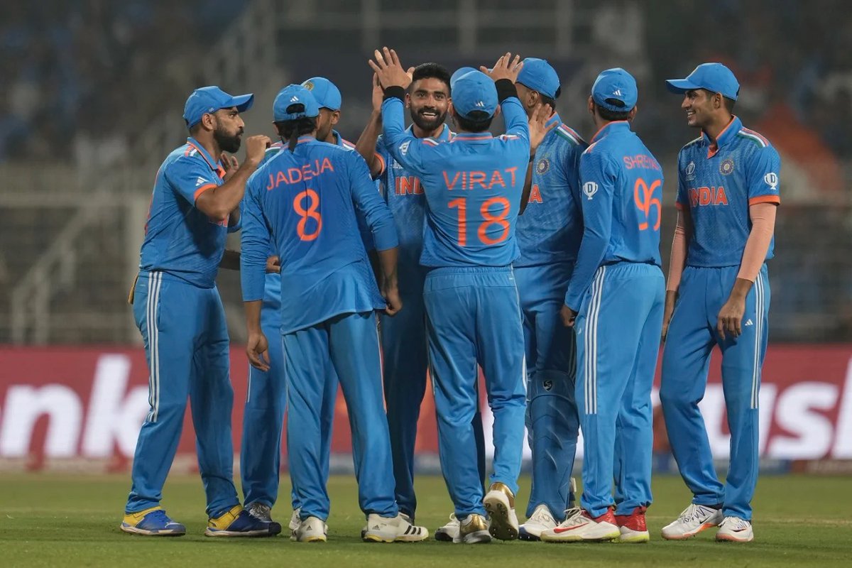एक और 'विराट' विजय! दक्षिण अफ्रीका के विरुद्ध भारत की अविस्मरणीय जीत आज बेहद खास है। पूरी भारतीय क्रिकेट टीम का अभिनंदन! देश वासियों को हार्दिक बधाई! जय हिंद🇮🇳