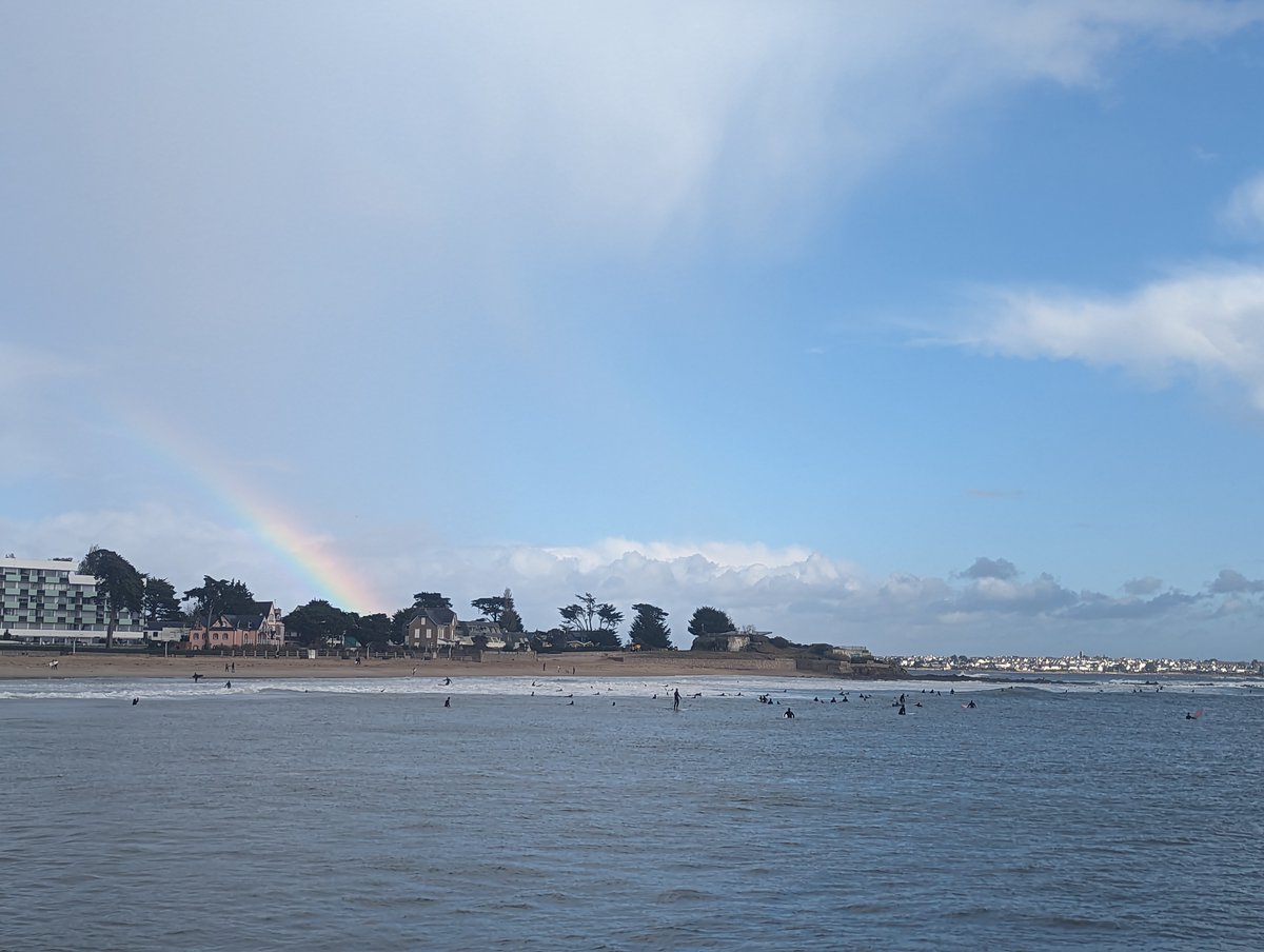 #Olympe était à la plage ce matin

<a href="/Elo_says/">Elo Xygène🍟🍟</a> <a href="/les/">Les Pozdena</a>