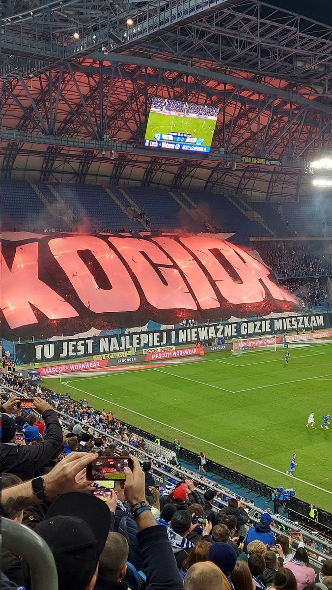 LechPoznanFra's tweet photo. [Compte rendu Poznań vs Chorzów]

Victoire 2-0 du Lech qui réalise son 3ème clean sheet de la saison

1/4
#LPORCH https://t.co/xgkCEkxDsJ