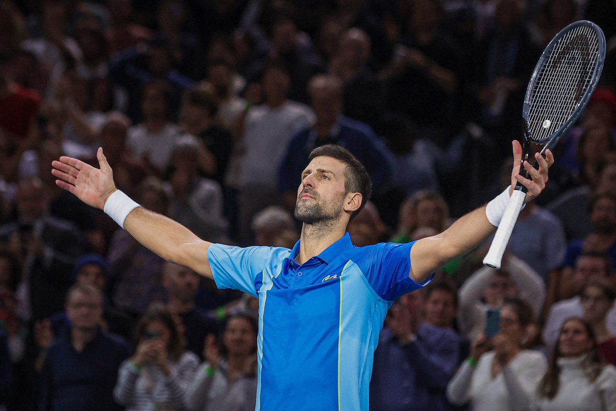 settenisok's tweet photo. LA SÉPTIMA

Novak Djokovic es campeón en París Bercy por 7ma vez en su carrera. ¡40 títulos de Masters 1000!

97 trofeos en su carrera. Va por los 103 de Federer y el récord de 109 de Connors. 

Números de leyenda para un tenista de leyenda.