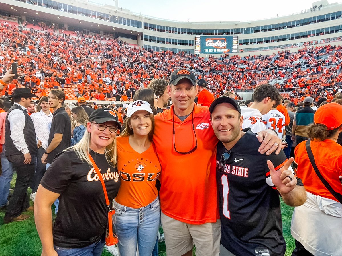 Brad_Dunlay's tweet photo. Nice little weekend down south w/ Cousin @mike_T_smith. #GoPokes #cousinmike #JAGLife #supperclub https://t.co/mA3UGY6O50