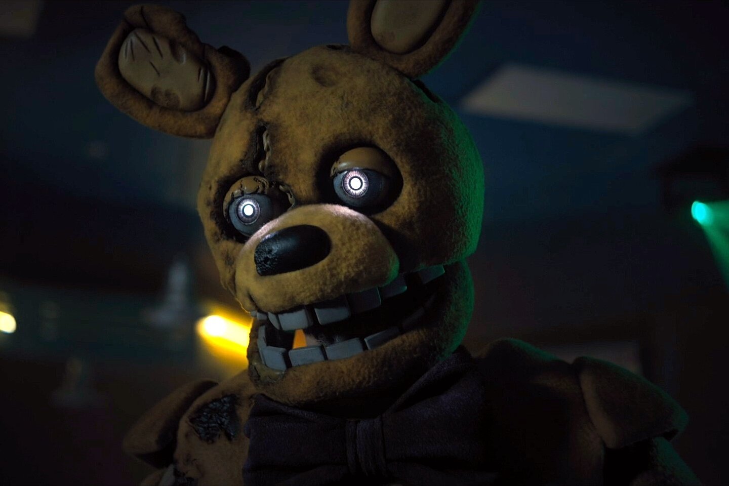 JonnyBlox on X: A standee display for Blumhouse's upcoming 'FIVE NIGHTS AT  FREDDY'S' movie as featured in a Cinemark Theater! 👀🐻 #fnaf #fnafmovie  #fivenightsatfreddys  / X