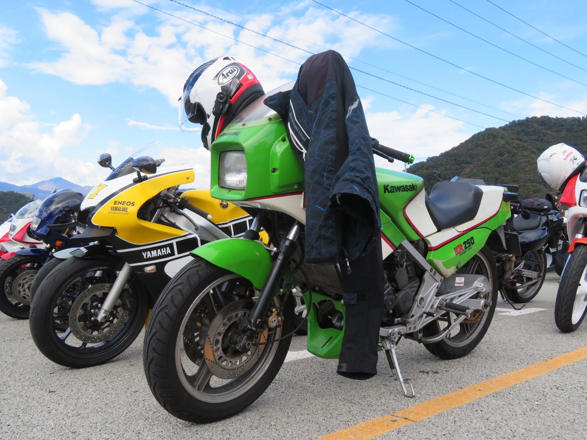anny3xv5's tweet image. #TZROwnersClub
#TZRオーナーズクラブ
#KR250
正直言うと紹介していないバイクがわからなくなってきています🥲。
という事で確実に紹介していないバイクを。
カワサキKR250。
発売当時は欲しかったこのバイク。
タンデムツインなんてエンジン他にないでしょ？