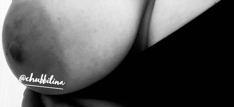 Chubbilina's tweet photo. Peekaboo!!🥵 #nsfw_acc #nsfw_twt #nsfwtwtًً #bdsm #ddlg https://t.co/uCNeRlh5QX