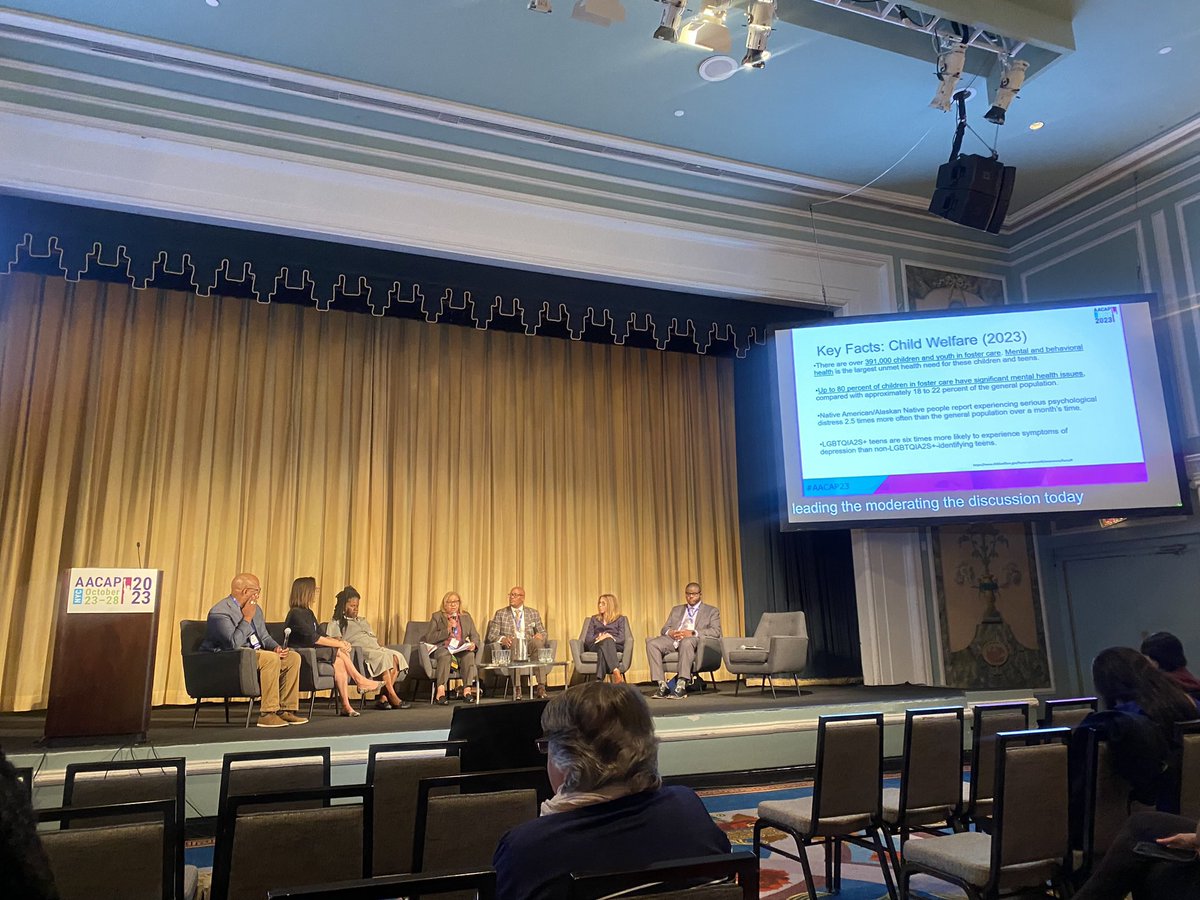 perserveringP's tweet image. Belated recap of one of the best weeks of my life in NYC! AACAP and being around doctors who genuinely are making a difference for children’s mental health! Dr. Tami Benton’s speech at the plenary continues to replay in my mind and motivate me everyday 🤩 #aacap