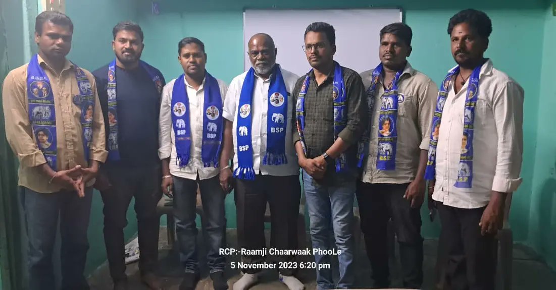 Bitcell_Blk's tweet photo. #balkondaassembly #bsp అభ్యర్థిగా  పల్లికొండ నర్సయ్య గారు ఖరారైన తర్వాత మొట్టమొదటి సారి నియోజకవర్గనికి వచ్చిన సందర్భంగా  కలిసి శుభాకాంక్షలు తెలియజేస్తూ  ఎన్నికల్లో గెలుపే  లక్ష్యంగా కార్యాచరణను సిద్ధం చెయ్యడం జరిగింది
@RSPraveenSwaero 
@raamjichakrawa1 
@Sri_makuri 
@BITCELL_BSP https://t.co/v9zIEkdrZ2