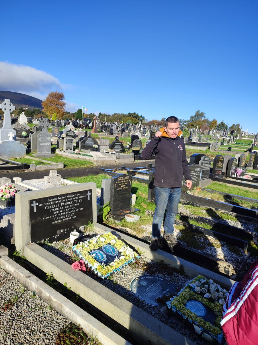 seanfennell4's tweet photo. 5 Samhain agus an ghrian go hard sa spéir ghorm!
Scaifte breá don Chamchuairt Reilige i gcomhair le @IonadUibhEach 
GRMA FOXY!
Tuilleadh camchuairteanna le teacht sa bhliain úr.
STAIR FAOIN SPÉIR
@GlorNaMona @FailteFeirste @FeileBelfast @AineEibhlin @FisanPhobail @raidiofailte https://t.co/yl4z3d1kMr
