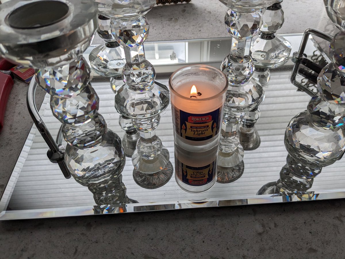 schnit's tweet photo. #TheLightWillOvercome #The_Light_Will_Overcome https://t.co/297zlP4ZBZ