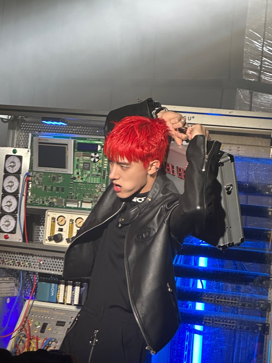 WE_THE_BOYZ's tweet photo. [ERIC] watch it-! ⚠️🔥 https://t.co/auBoYuwOIk