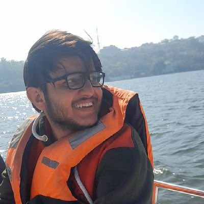 If you are done celebrating the one sided victory, spare some thoughts for my brothers Avinash Aryan and Himanshu Pareek.

Babar just called him and they were crying inconsolably.

More strength to my Pakistani brothers.

#DattKePakistani | #INDvsSA