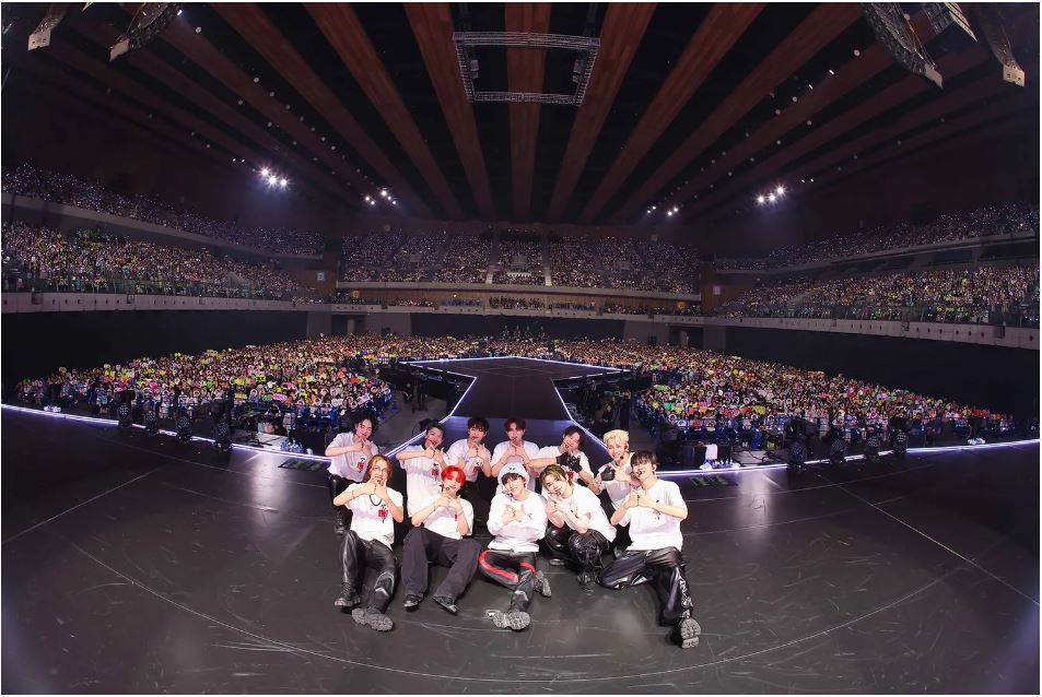 LoveSummer2K's tweet photo. INIが初のドーム公演サプライズを発表!😱🏟️ メンバー感動の瞬間✨ #INIDOME #READYTOPOP #感動の瞬間 #サプライズ #音楽 #ドーム公演 https://t.co/07WcH64RkR
