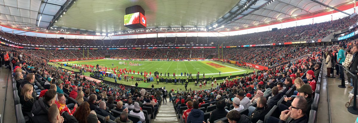 franknagel_de's tweet photo. Touchdown Frankfurt 🏈 Die 2023 NFL Frankfurt Games! #NFL
#nflfrankfurt #sportstadtfrankfurt
#ChiefsvsDolphins #PatriotsvsColts https://t.co/VtSGZwVrVM