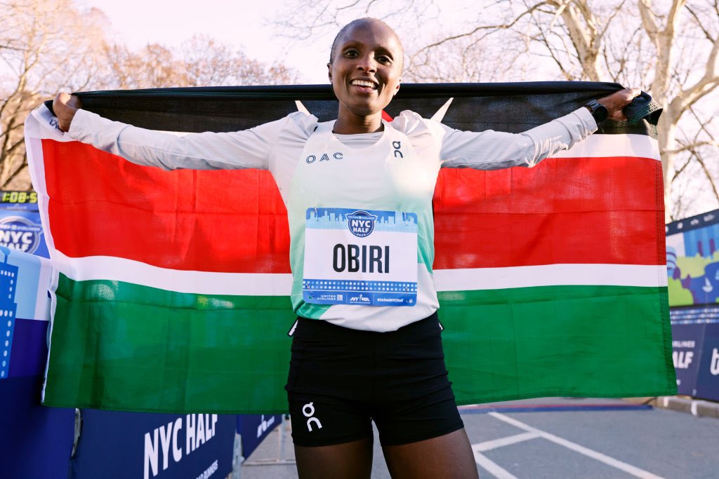 @hellen_obiri is the @nycmarathon winner in a time of 2:27.23 #hellenobiri @on_running