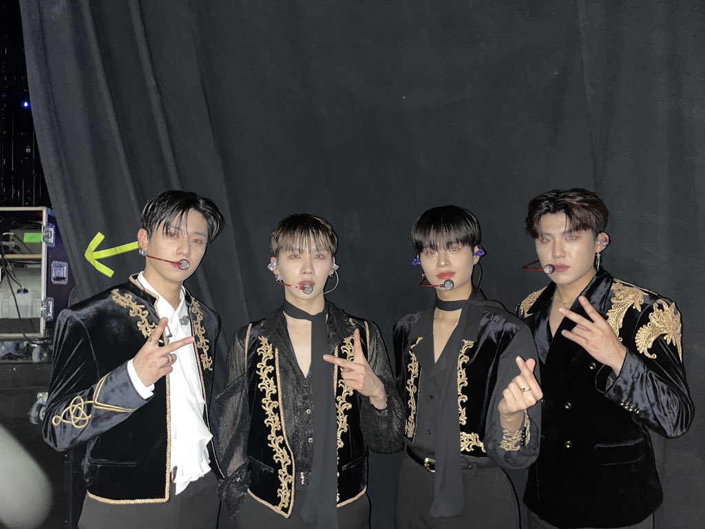 AB6IX tweet media