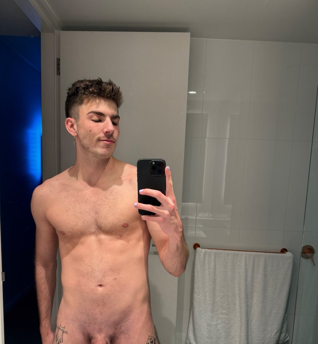 romeohomo's tweet photo. Sweden is chilly https://t.co/scM4UvxkO3