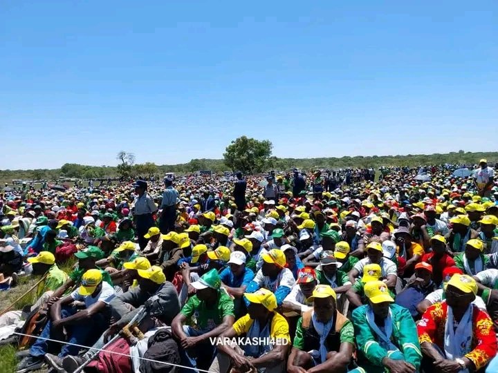 MairosiWatungwa's tweet photo. #Musvo!!!✊🏾✊🏾✊🏾
@ZANUPF_Official Gutu West by-election campaign rally today.
Boss Para Pfeeeeee✊🏾
#VictoryisCertain https://t.co/pGEC6m430h