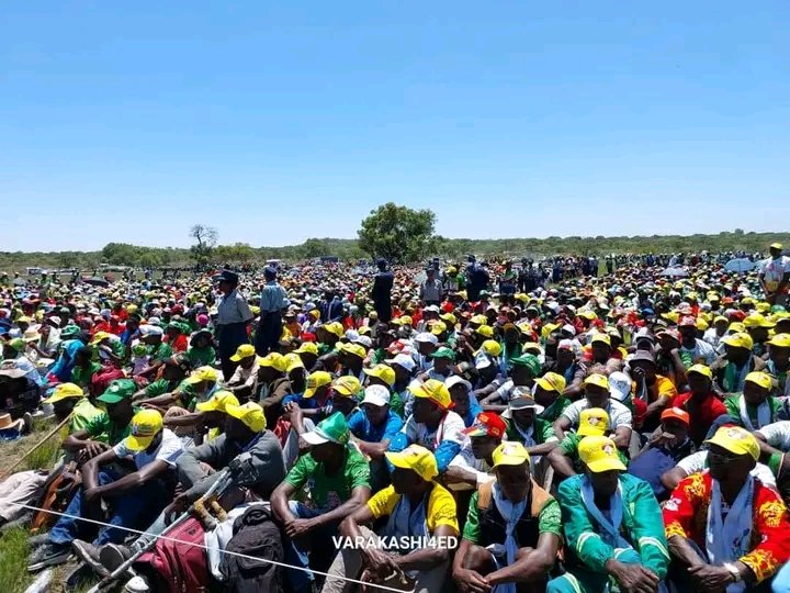 MairosiWatungwa's tweet photo. #Musvo!!!✊🏾✊🏾✊🏾
@ZANUPF_Official Gutu West by-election campaign rally today.
Boss Para Pfeeeeee✊🏾
#VictoryisCertain https://t.co/pGEC6m430h