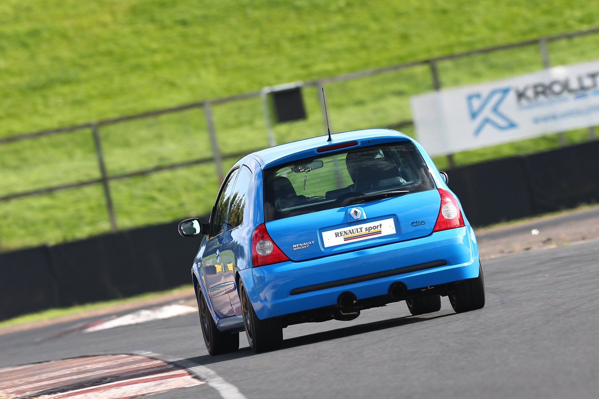 wintonwrighty's tweet image. A few more pics from my local circuit #croftcircuit #renaultsport