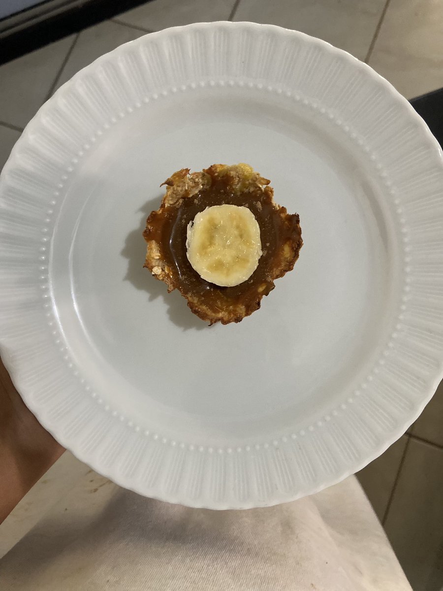 tkelzee's tweet photo. Silêncio fiz uma banoffe fit com 3 ingredientes e ficou além de linda uma DELÍCIA 🥹🫶🏽 https://t.co/F1Lb7QBZ76