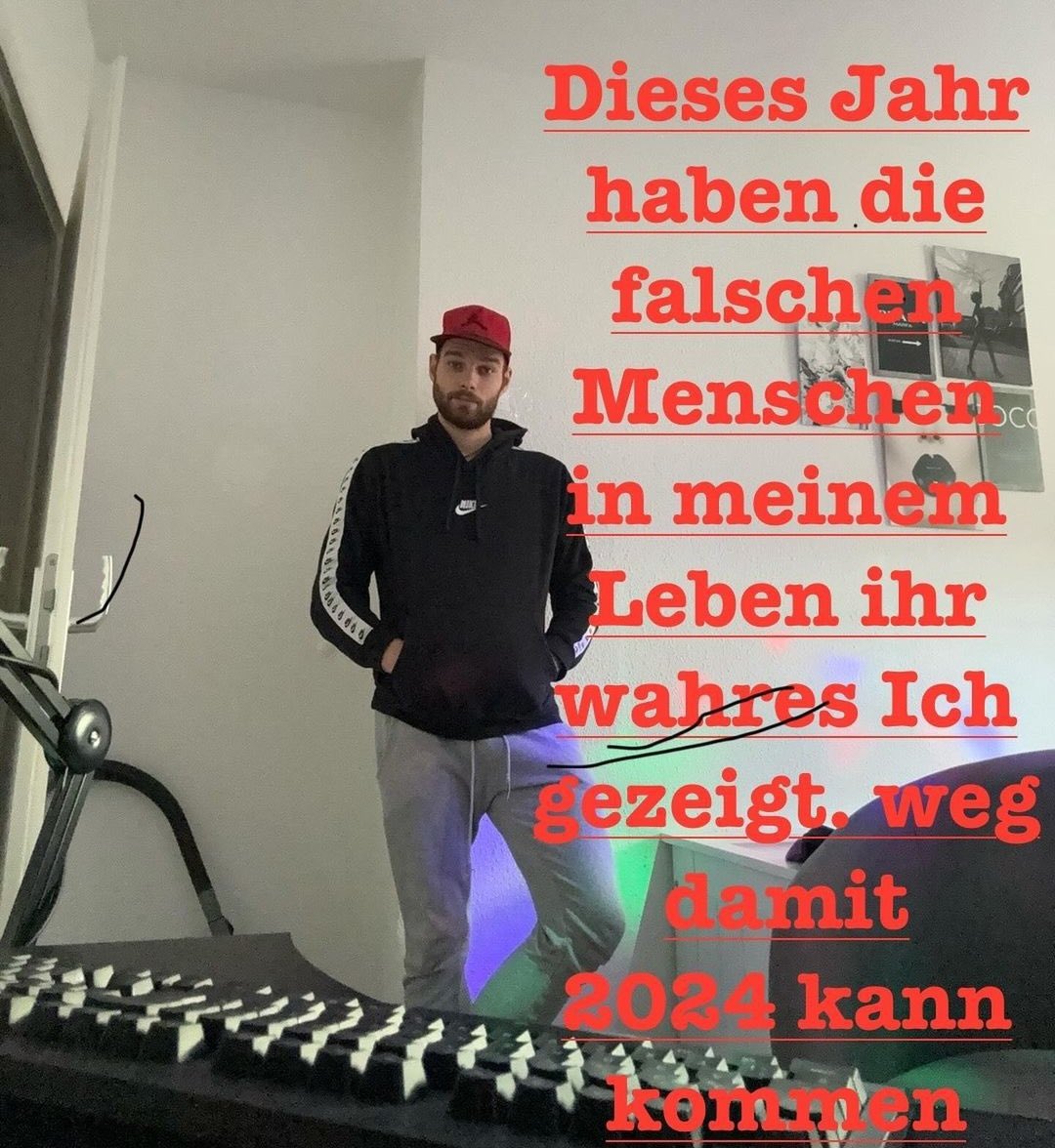 herr knax (satire) tweet media