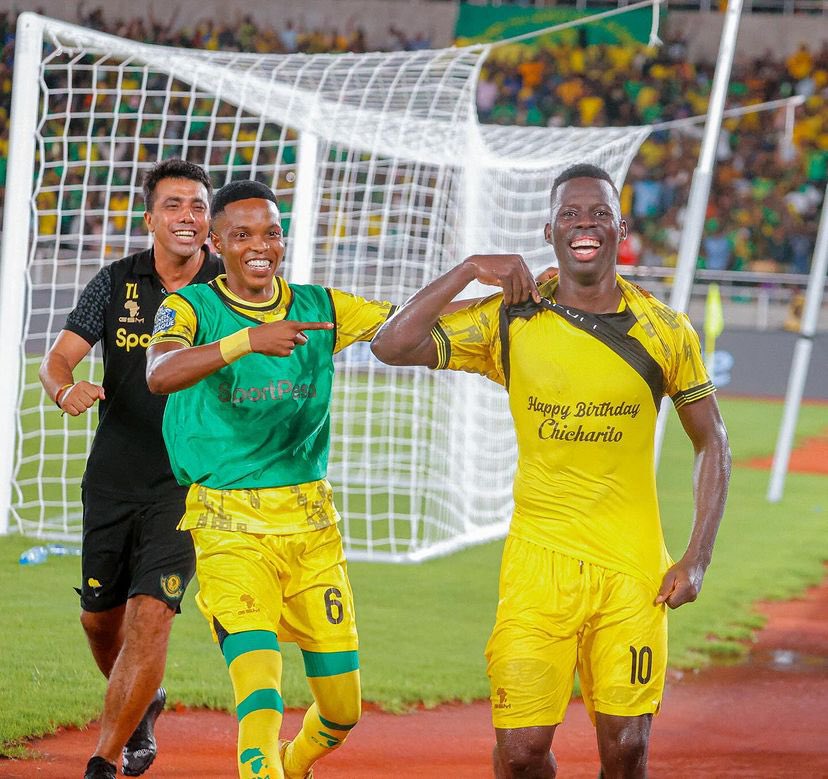 SheriaNgowi's tweet photo. Kama Jezi yetu ya njano nilivyobuni na inavyosema “Unbeaten” 🖐️

Hongera Sana @YoungAfricansSC 💚💛🖤

Sasa twende tukazindue Jezi zenye upako kwaajili ya michuano ya kimataifa #CAF23 https://t.co/gh8gOul6JE
