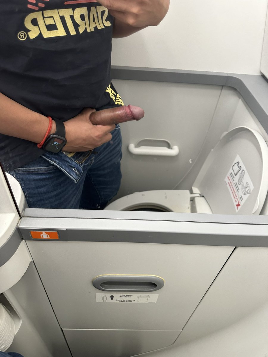 Jsanchezbival's tweet photo. No se por qué? En los aviones me da tanto morbo. Fantasía cumplida 🫡 https://t.co/Z6CpDwFNUF