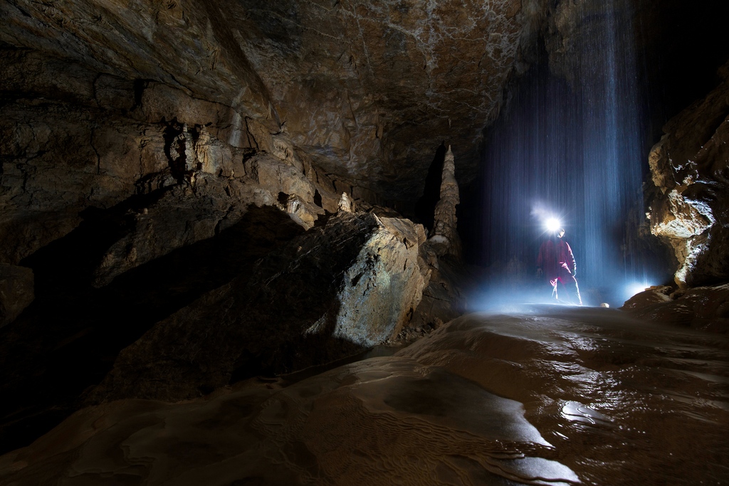 Underground Waterfall in #GrotteGournier in France. 

#Speleology
#CaveExploration
#CavePhotography
#Speleologist
#WaterfallExploration
#AdventurePhotography
#CaveDiscoveries
#NaturePhotography
#WonderfulCaves
#SubterraneanJourney
#GeologicalWonders
#HiddenGems