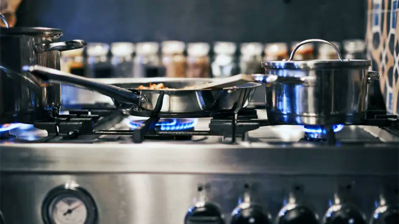 somdforsale's tweet photo. One of the most important things when cooking with stainless steel is to make sure you have adequately oiled your pan. It is also crucial that your pan is not too cool when you put the food in.

Luckily,
 https://t.co/3uilsU7aIx https://t.co/dwbIgzD0AS