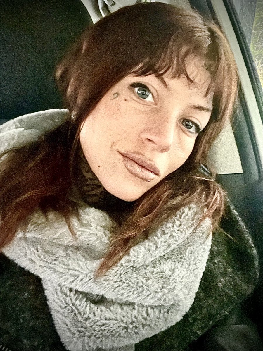 Bundled up for breakfast with the family

 #sundayfunday #familyfirst #morningsunshine