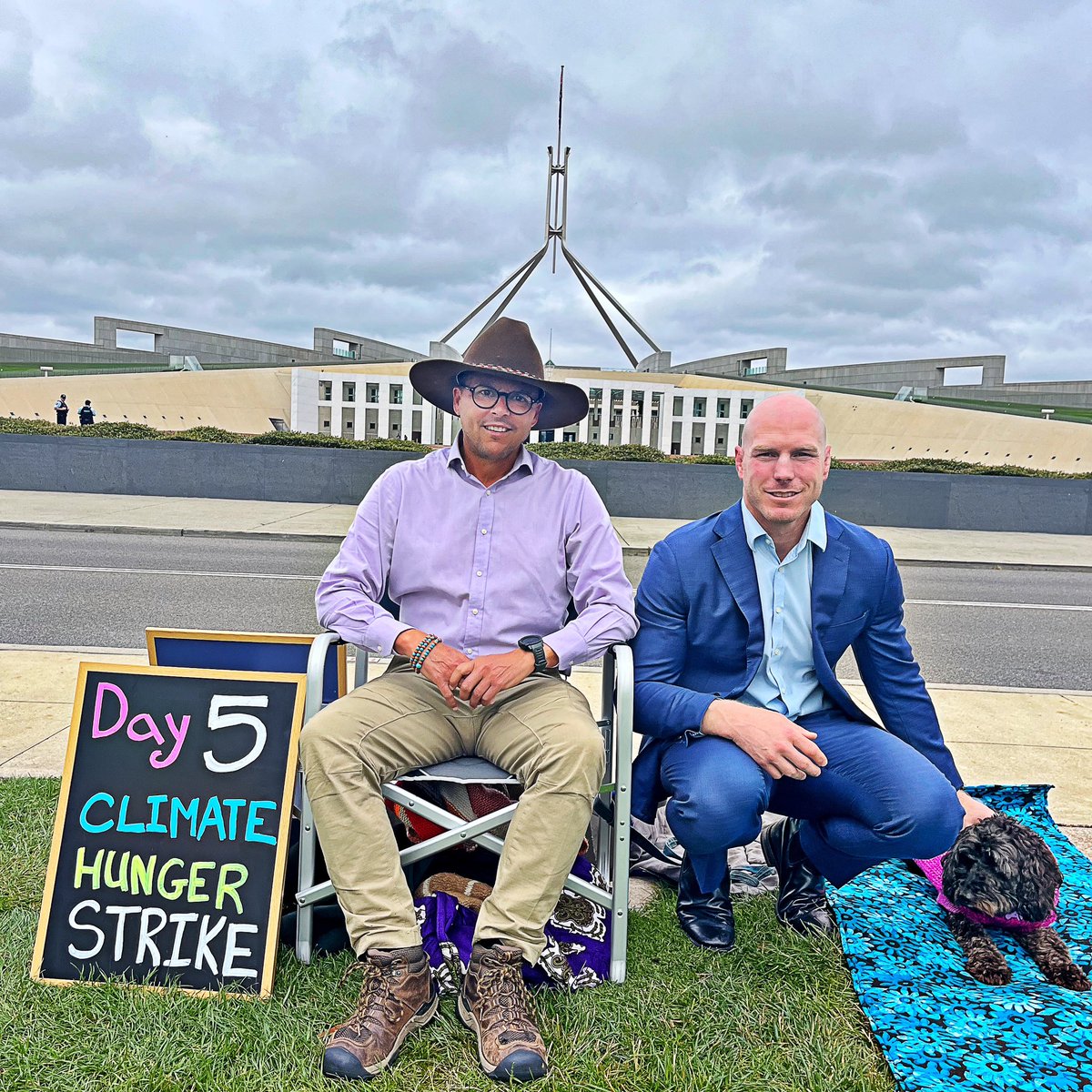 Gregory Andrews (@lyrebirddream) on Twitter photo Australia needs a lot more people like this man in our Parliament. Thank you Senator <a href="/DavidPocock/">David Pocock</a> for coming to show your support for my #ClimateHungerStrike.
The world is on the brink of of climate collapse. Sign my petition to <a href="/AlboMP/">Anthony Albanese</a> to take real climate action here. 👇🏽 Australia needs a lot more people like this man in our Parliament. Thank you Senator <a href="/DavidPocock/">David Pocock</a> for coming to show your support for my #ClimateHungerStrike.
The world is on the brink of of climate collapse. Sign my petition to <a href="/AlboMP/">Anthony Albanese</a> to take real climate action here. 👇🏽