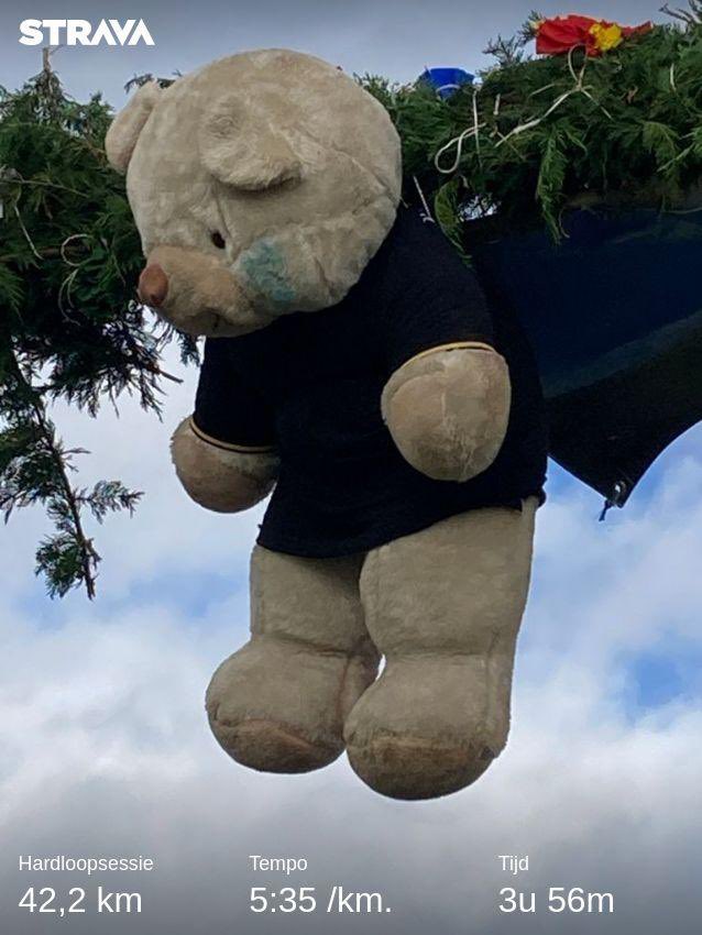 Vandaag met veel ⁦<a href="/loopmaatjes/">Loopmaatjes</a>⁩ de ⁦@berenloop⁩ gelopen.  ⁦<a href="/Lopen_is_leuk/">Lopen is leuk! 🇳🇱</a>⁩ ook ⁦<a href="/RunningAbove50/">RunningAbove50🏃</a>⁩ alleen dit is meer een trail en daar ben niet voor getraind.