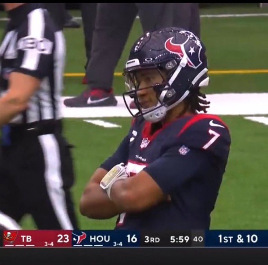 FieldYates's tweet photo. Texans QB C.J. Stroud today:

470 passing yards
5 passing TD

No rookie has *ever* thrown for more yards in a game.

No rookie has *ever* thrown for more TD in a game.

Texans win 39-37.

⭐️⭐️⭐️⭐️⭐️ https://t.co/xi5aXRycOA