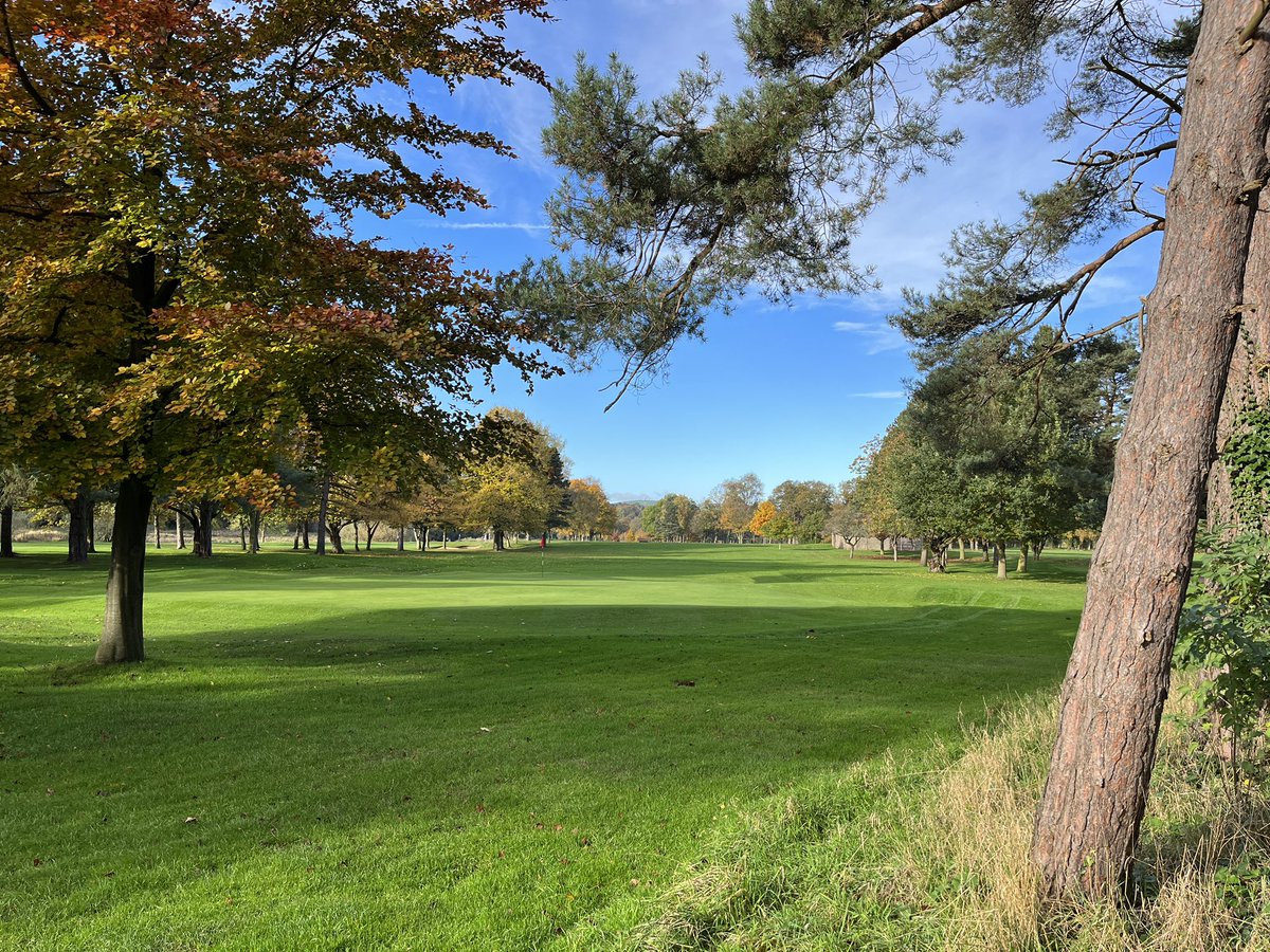 Bunkers never looked as good…and golf course in great condition…🌞spectacular day <a href="/IlkleyGolfClub/">Ilkley Golf Club</a> …lucky to play my golf there.