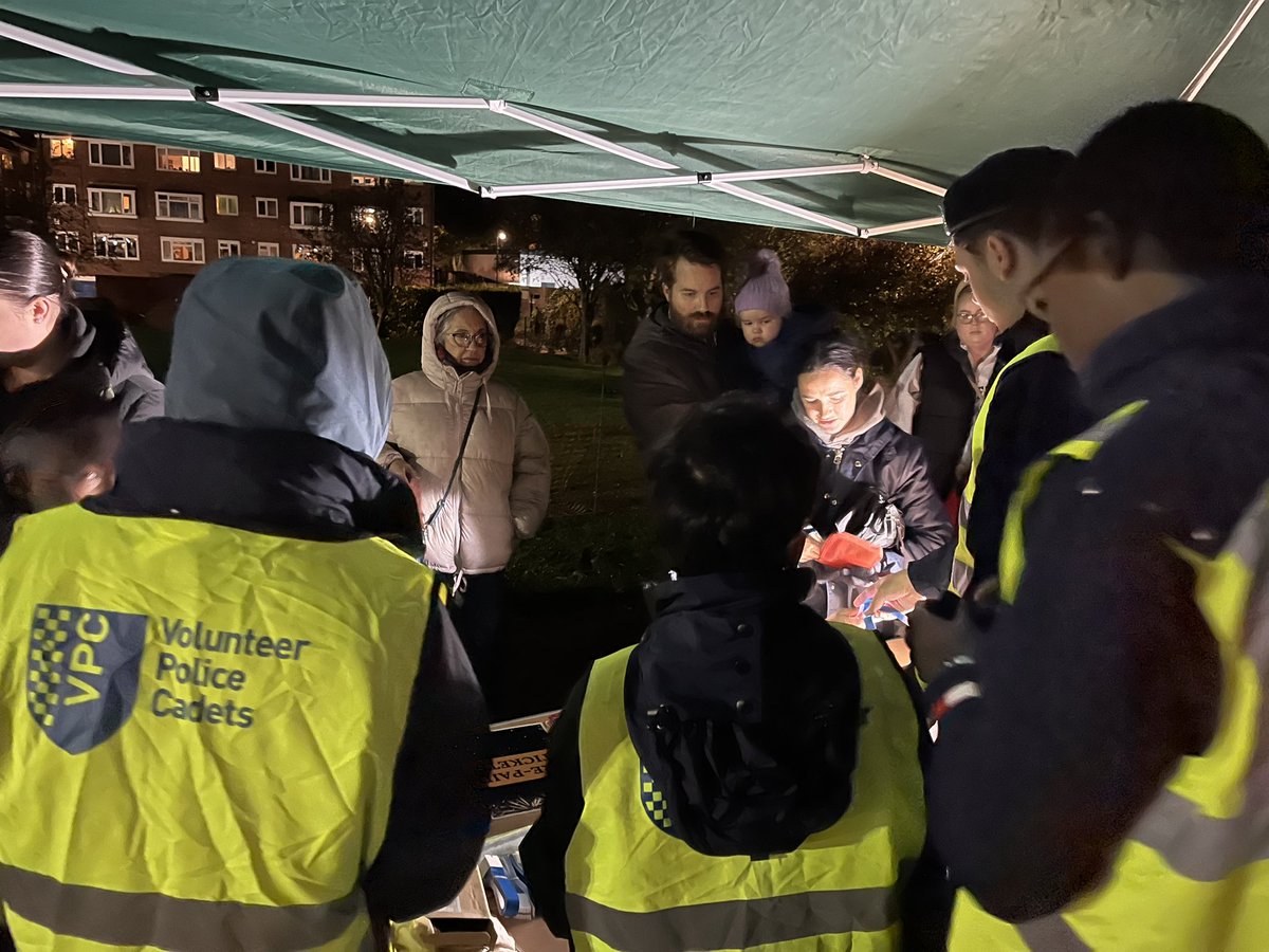 Croydon Youth Engagement Team (@croydonvpc) on Twitter photo 💥 FANTASTIC FIREWORKS 💥
Croydon cadets have been out this weekend supporting multiple primary school fireworks events. 42 cadets volunteered their time to ensure a safe and enjoyable time was had by all.
#Fireworks #BonfireNight #VPC
<a href="/AcademyAtwood/">Atwood Primary Academy</a> 💥 FANTASTIC FIREWORKS 💥
Croydon cadets have been out this weekend supporting multiple primary school fireworks events. 42 cadets volunteered their time to ensure a safe and enjoyable time was had by all.
#Fireworks #BonfireNight #VPC
<a href="/AcademyAtwood/">Atwood Primary Academy</a>