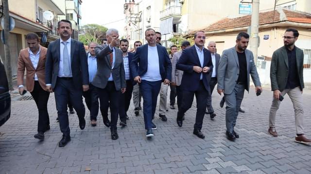 Önceki dönem Gençlik ve Spor Bakanımız İzmir Milletvekilimiz Mehmet Kasapoğlu ve Milletvekilimiz Yaşar Kırkpınar’ı ilçemizde ağırladık. Hemşehrilerimiz ile bir araya geldik.