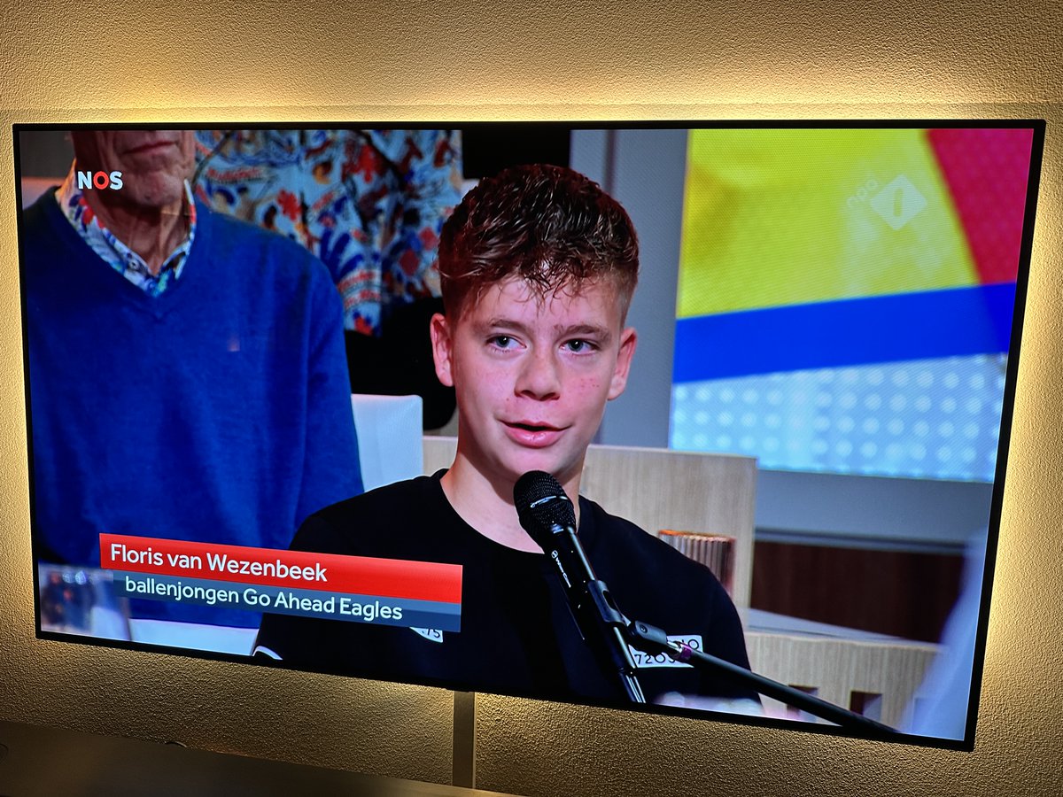 MaartEngelsman's tweet photo. De held van de 1-0 bij #gaevit bij NOS Studio Voetbal. 💪🏾💪🏾 https://t.co/fS7mTUIGE9
