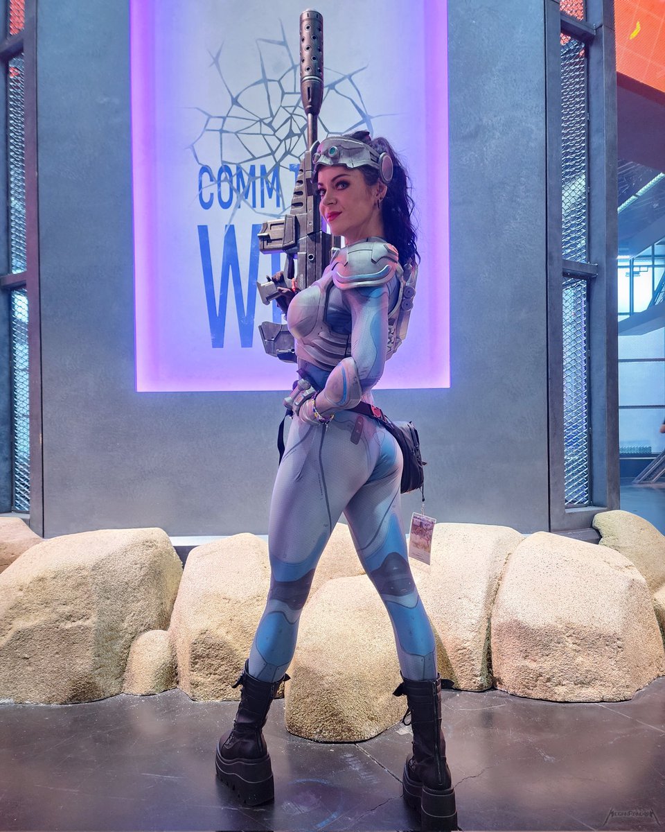 ItsMeganRandom's tweet image. It was a blast bringing Kerrigan to #BlizzCon2023 @Blizzard_Ent @StarCraft