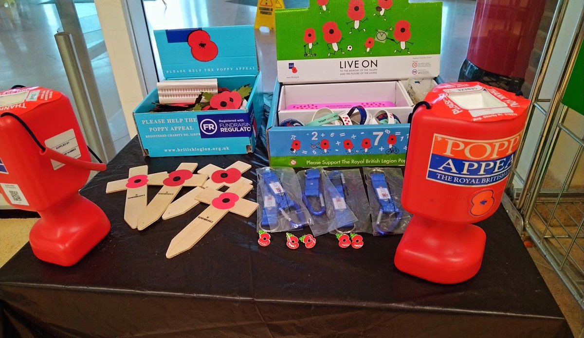 9RegimentRLC's tweet photo. On the 2nd of November, soldiers from 94 Sqn, took part in a charitable collection event in Chippenham in support of the Poppy Appeal, benefiting the Royal British Legion.

The poppy symbolizes remembrance for individuals who made the ultimate sacrifice.

#LestWeForget https://t.co/Nv5xwbWVC7